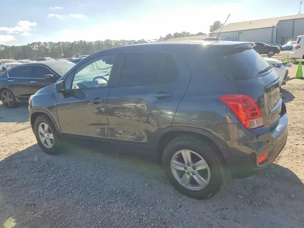 3GNCJKSB2LL173960 2020 CHEVROLET TRAX - Image 2