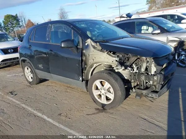 3GNCJKSB2LL179516 2020 CHEVROLET TRAX - Image 1