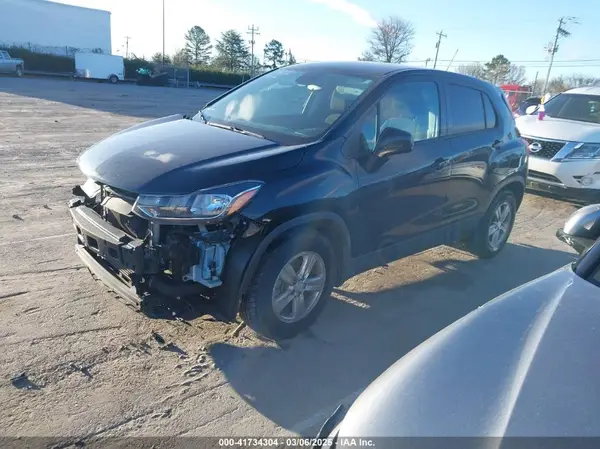 3GNCJKSB2LL179516 2020 CHEVROLET TRAX - Image 2