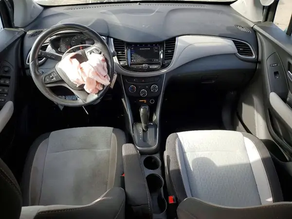 3GNCJKSB2LL185137 2020 CHEVROLET TRAX - Image 8