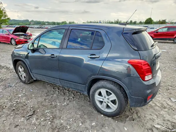 3GNCJKSB2LL185400 2020 CHEVROLET TRAX - Image 2