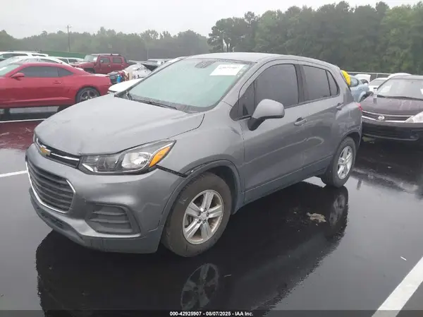 3GNCJKSB2LL193772 2020 CHEVROLET TRAX - Image 2