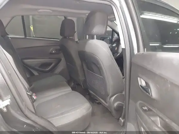 3GNCJKSB2LL204561 2020 CHEVROLET TRAX - Image 8