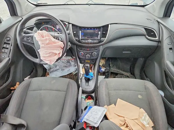 3GNCJKSB2LL205323 2020 CHEVROLET TRAX - Image 8