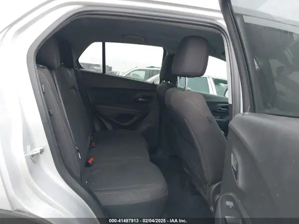 3GNCJKSB2LL205578 2020 CHEVROLET TRAX - Image 8