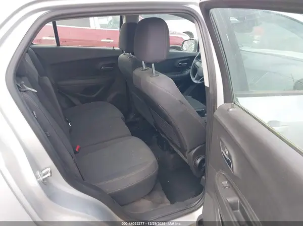 3GNCJKSB2LL206911 2020 CHEVROLET TRAX - Image 8