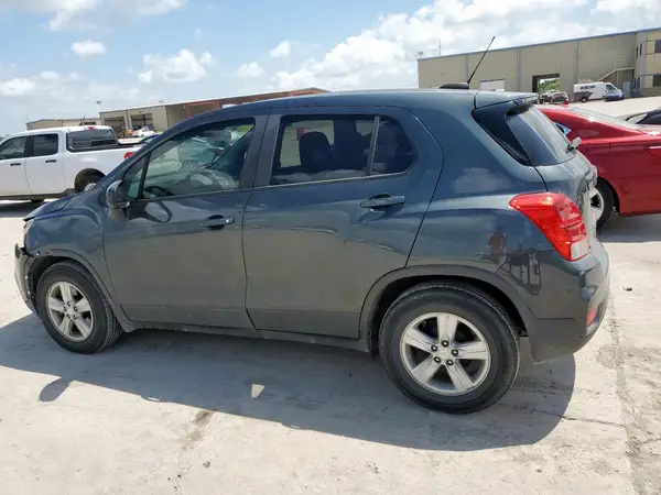 3GNCJKSB2LL209811 2020 CHEVROLET TRAX - Image 2