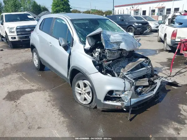 3GNCJKSB2LL211624 2020 CHEVROLET TRAX - Image 1