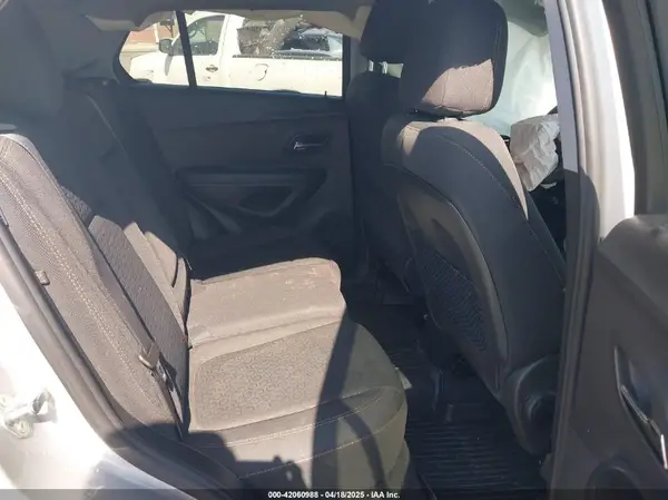 3GNCJKSB2LL211624 2020 CHEVROLET TRAX - Image 8
