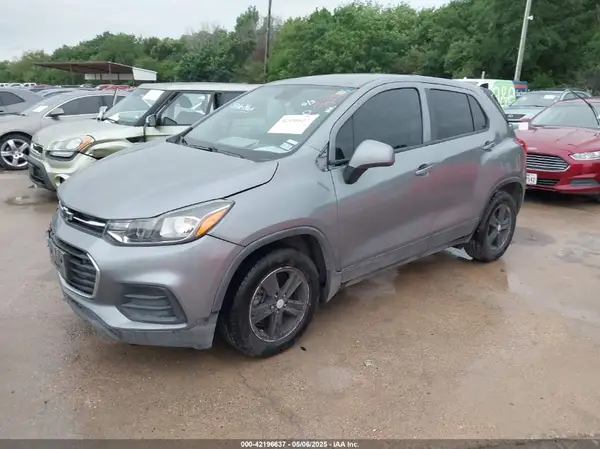3GNCJKSB2LL221800 2020 CHEVROLET TRAX - Image 2