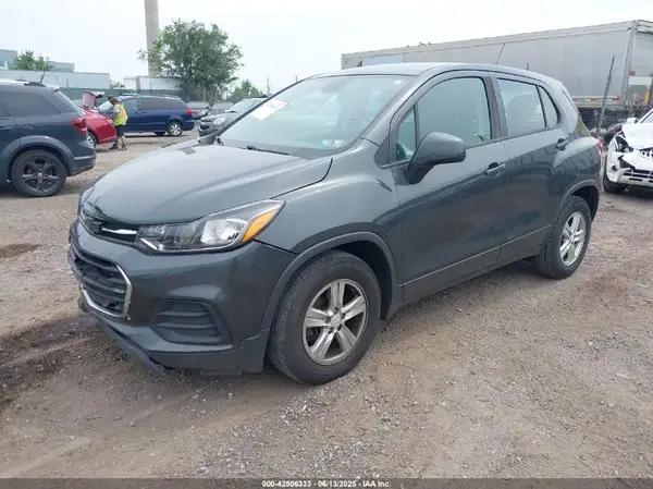 3GNCJKSB2LL224969 2020 CHEVROLET TRAX - Image 2