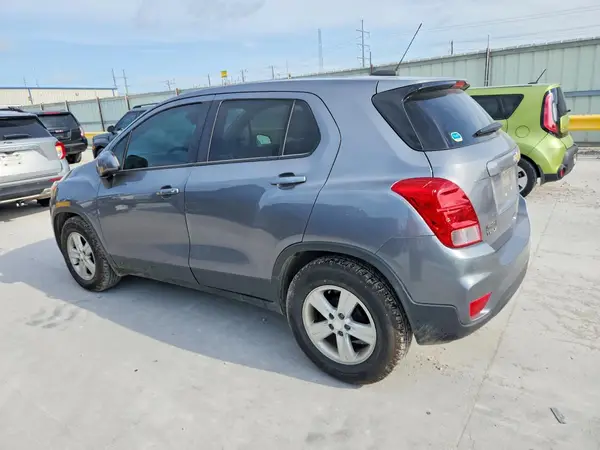 3GNCJKSB2LL263741 2020 CHEVROLET TRAX - Image 2
