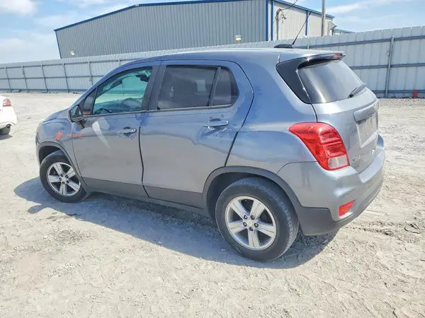 3GNCJKSB2LL280748 2020 CHEVROLET TRAX - Image 2