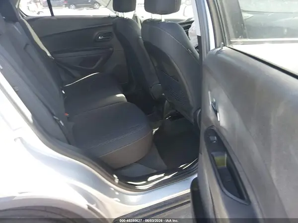 3GNCJKSB2LL296979 2020 CHEVROLET TRAX - Image 8