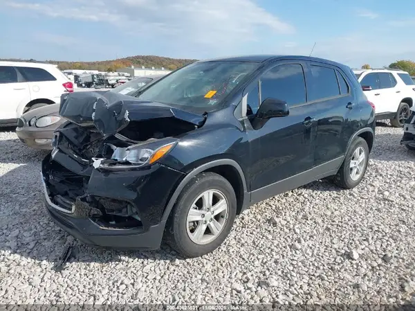3GNCJKSB2LL322240 2020 CHEVROLET TRAX - Image 2