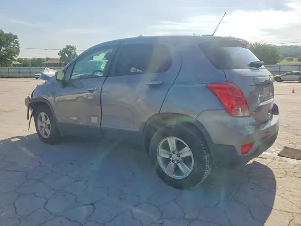 3GNCJKSB2LL325882 2020 CHEVROLET TRAX - Image 2
