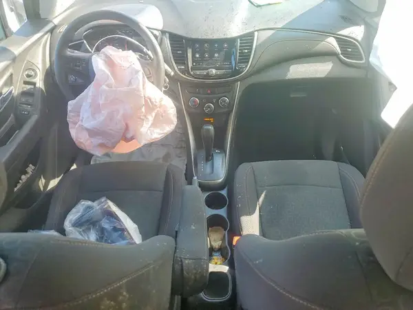 3GNCJKSB2LL325882 2020 CHEVROLET TRAX - Image 8