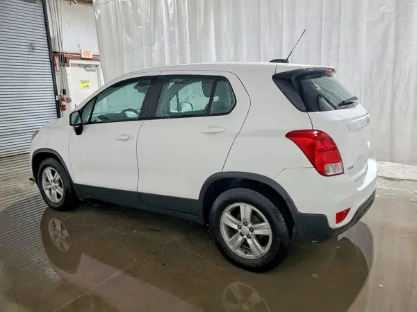 3GNCJKSB2LL335232 2020 CHEVROLET TRAX - Image 2