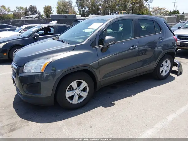 3GNCJKSB3GL140861 2016 CHEVROLET TRAX - Image 2