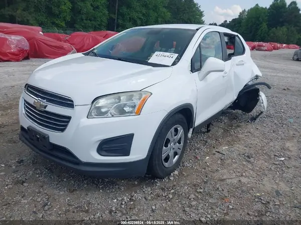 3GNCJKSB3GL142657 2016 CHEVROLET TRAX - Image 2
