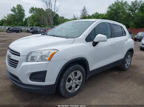 3GNCJKSB3GL203957 2016 CHEVROLET TRAX - Image 2