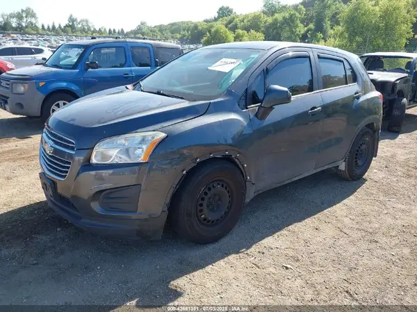 3GNCJKSB3GL233931 2016 CHEVROLET TRAX - Image 2