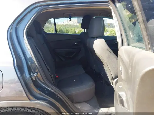 3GNCJKSB3GL233931 2016 CHEVROLET TRAX - Image 8