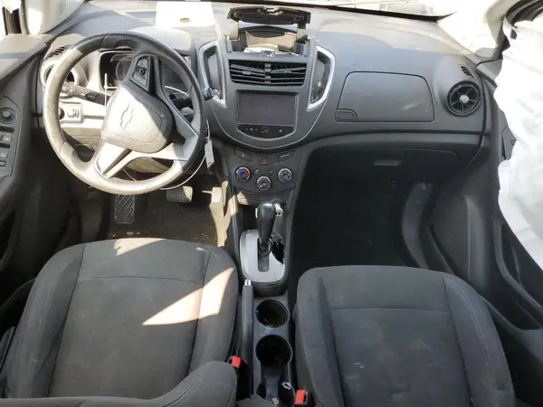 3GNCJKSB3GL235582 2016 CHEVROLET TRAX - Image 8
