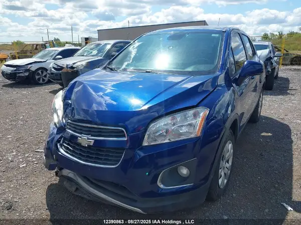 3GNCJKSB3GL248283 2016 CHEVROLET TRAX - Image 2