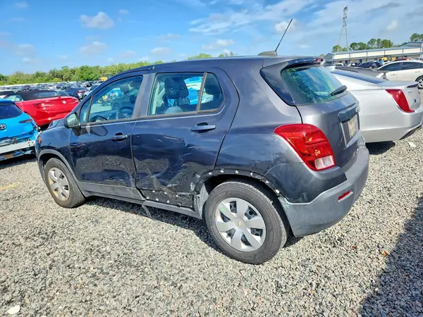 3GNCJKSB3GL266699 2016 CHEVROLET TRAX - Image 2