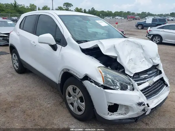 3GNCJKSB3GL267206 2016 CHEVROLET TRAX - Image 1