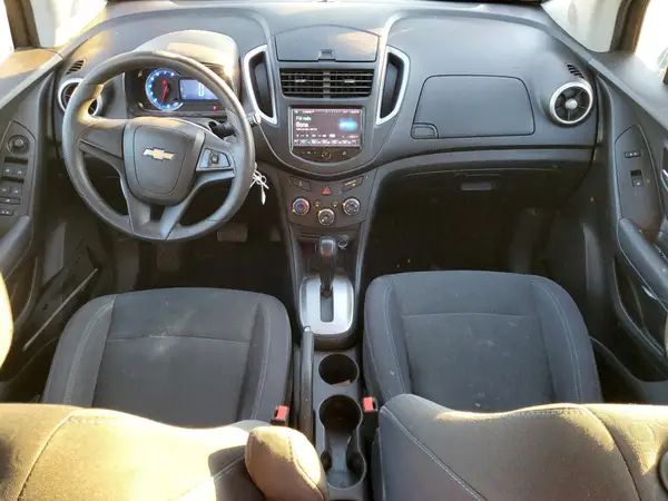 3GNCJKSB3GL270607 2016 CHEVROLET TRAX - Image 8