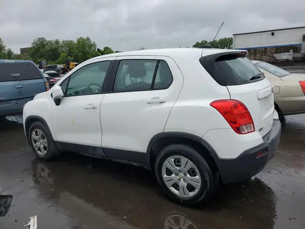 3GNCJKSB3GL275001 2016 CHEVROLET TRAX - Image 2