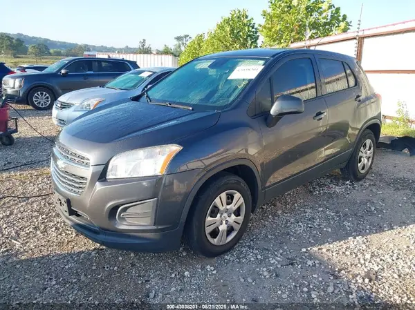3GNCJKSB3GL276682 2016 CHEVROLET TRAX - Image 2