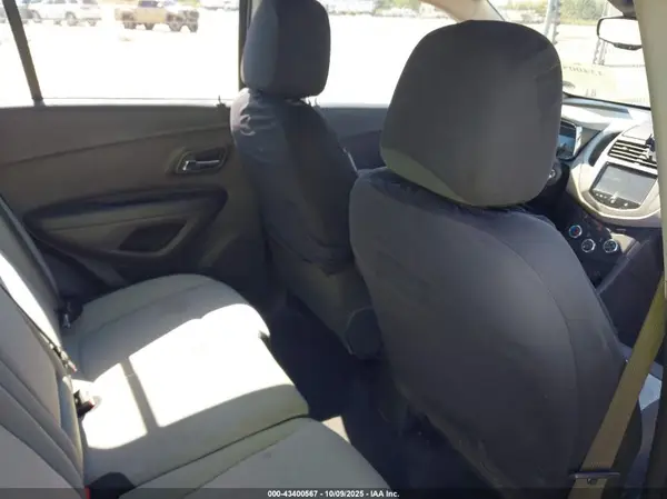 3GNCJKSB3GL276827 2016 CHEVROLET TRAX - Image 8