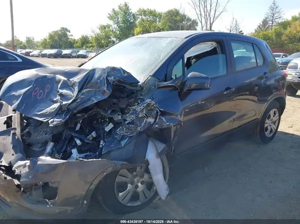 3GNCJKSB3GL277489 2016 CHEVROLET TRAX - Image 2