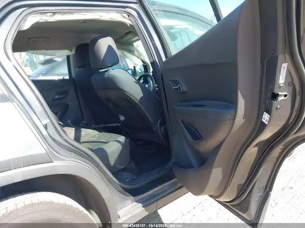 3GNCJKSB3GL277489 2016 CHEVROLET TRAX - Image 8