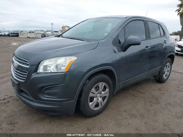 3GNCJKSB3GL279615 2016 CHEVROLET TRAX - Image 2