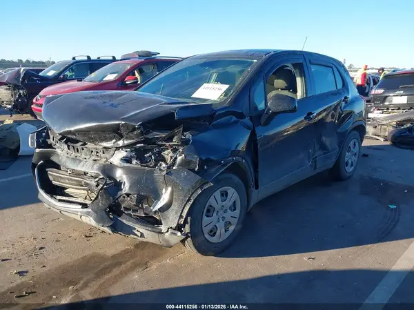3GNCJKSB3HL155037 2017 CHEVROLET TRAX - Image 2
