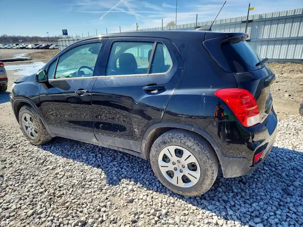 3GNCJKSB3HL168886 2017 CHEVROLET TRAX - Image 2