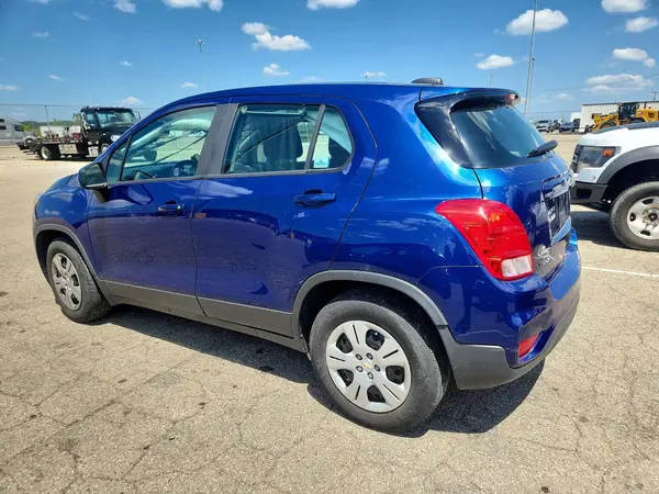 3GNCJKSB3HL172937 2017 CHEVROLET TRAX - Image 2
