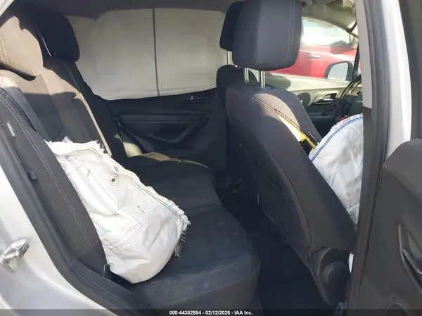 3GNCJKSB3HL181072 2017 CHEVROLET TRAX - Image 8