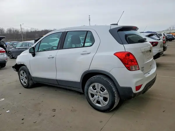 3GNCJKSB3HL207654 2017 CHEVROLET TRAX - Image 2