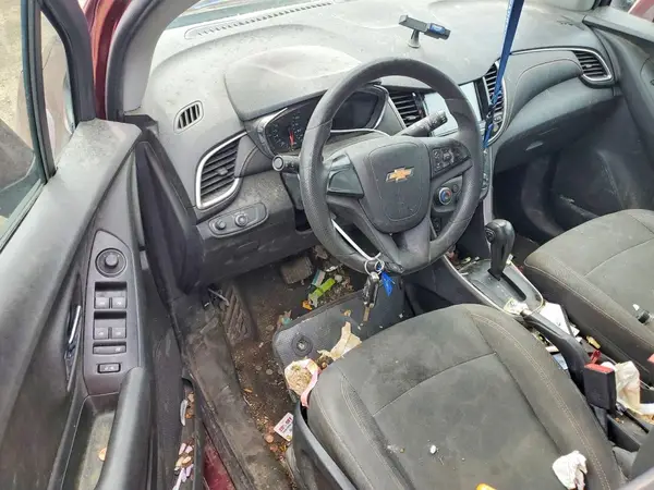 3GNCJKSB3HL208917 2017 CHEVROLET TRAX - Image 8