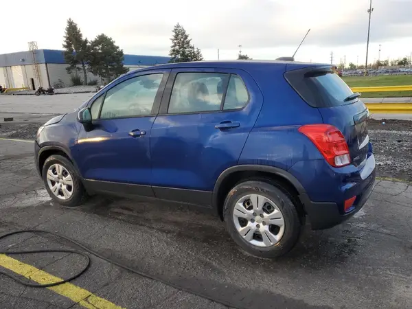 3GNCJKSB3HL220484 2017 CHEVROLET TRAX - Image 2