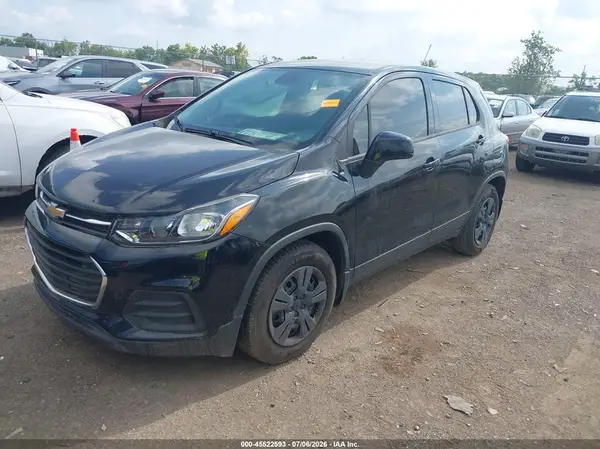 3GNCJKSB3HL227452 2017 CHEVROLET TRAX - Image 2
