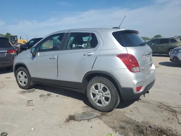3GNCJKSB3HL232943 2017 CHEVROLET TRAX - Image 2