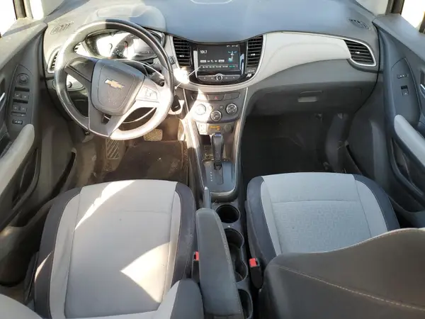 3GNCJKSB3HL235860 2017 CHEVROLET TRAX - Image 8