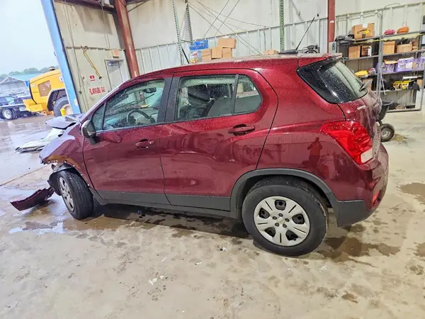 3GNCJKSB3HL239679 2017 CHEVROLET TRAX - Image 2