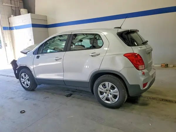 3GNCJKSB3HL249757 2017 CHEVROLET TRAX - Image 2